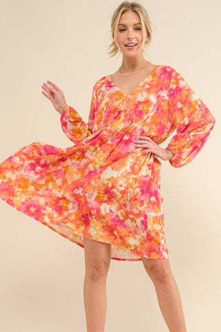 Resort-Kleid in voller Größe mit Blumenmuster und Bindeband am Rücken