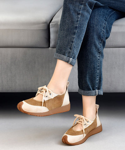 Boutique – Flache Schnürschuhe aus Wildleder in Kamel