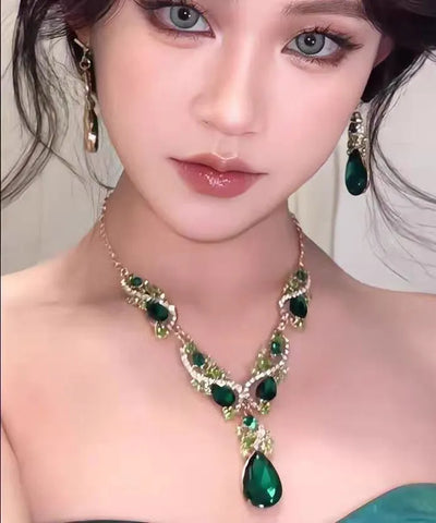 Chic Green Copper Alloy Zircon Crystal Water Droplet Pendant Necklace And Drop Earrings Two-Piece Set