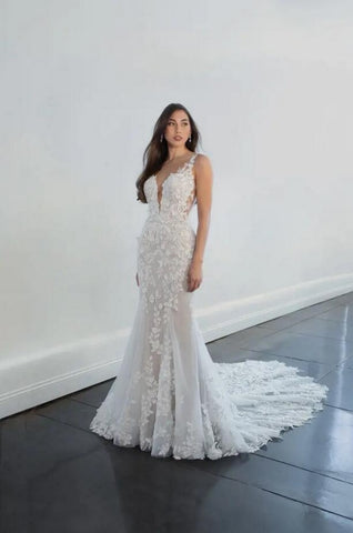 Bmbridal Lace Wedding Dress Sleeveless Mermaid Long V-Neck