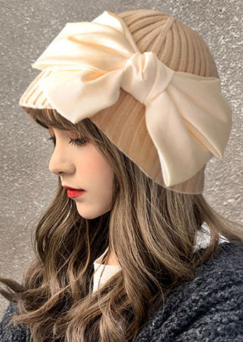 Stilvolle beige Bonnie-Mütze mit Patchwork-Schleife