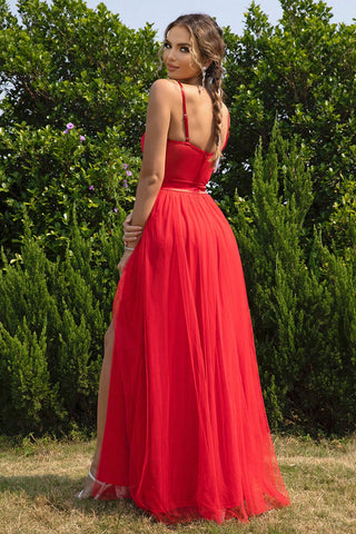 Rotes Abendkleid mit herzförmigem Ausschnitt