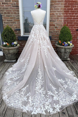 Bodenlanges Brautkleid mit Applikationen