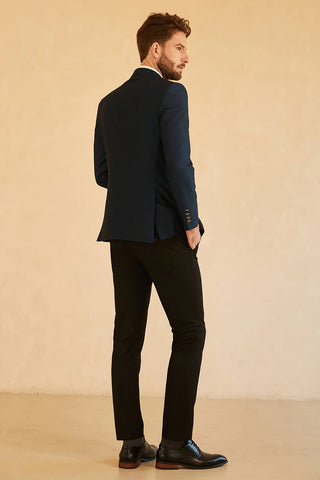 Marineblauer Hochzeitsanzug mit steigendem Revers