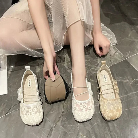 Cremefarbene Lolita-Schuhe aus Netzstoff im japanischen Stil, süße Gothic-Schuhe für Damen, Kawaii-Flats, niedriger Absatz, elegante Mary Jane mit runder Spitze im Angebot