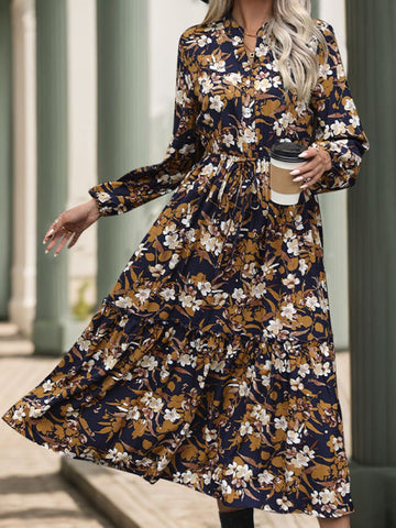 Langärmliges Midikleid mit Einkerbungen