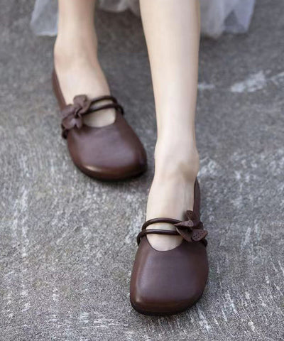 Braune flache Schuhe, edel, weich, mit Blumenmuster