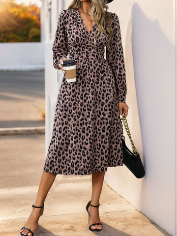 Langärmliges Midikleid mit Leopardenmuster