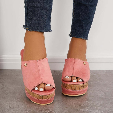 Bequeme Slip-on-Sandalen mit Kork-Fußbett und Plateau-Keilabsatz