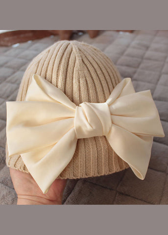 Stilvolle beige Bonnie-Mütze mit Patchwork-Schleife