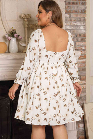 Sommer-Minikleid mit Blumenmuster in Übergröße