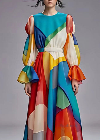 Elegantes, blaues, schmeichelndes Chiffon-Maxikleid mit Rundhalsausschnitt und langen Ärmeln