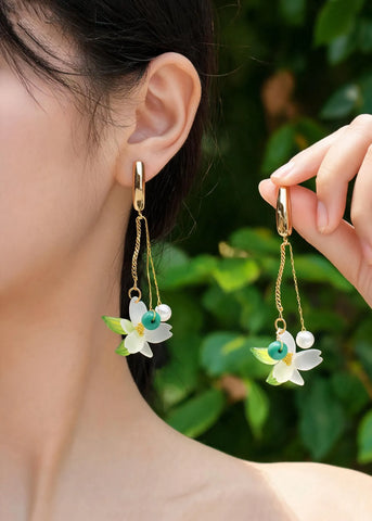 Vintage White Flower Tasseled Acrylic Drop Earrings