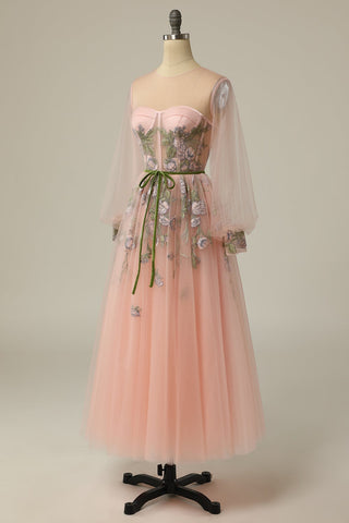 A-Linien-Ballkleid aus Tüll mit U-Ausschnitt und langen Ärmeln und Blumenstickerei