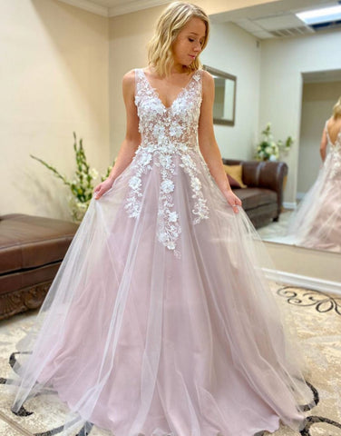 Bodenlanges A-Linien-Abendkleid mit Applikationen