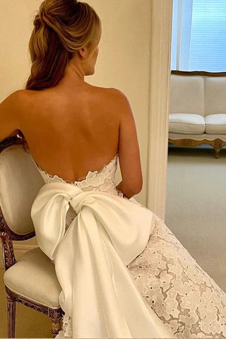 Beautiful Ivory Lace A-line Strapless Boho Wedding Dresses With Bowtie