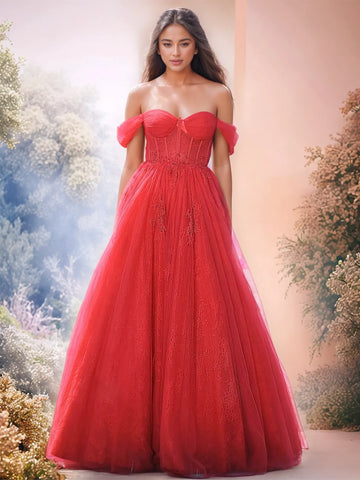 Ballkleid mit schulterfreiem Oberteil und Stickerei aus Spitze