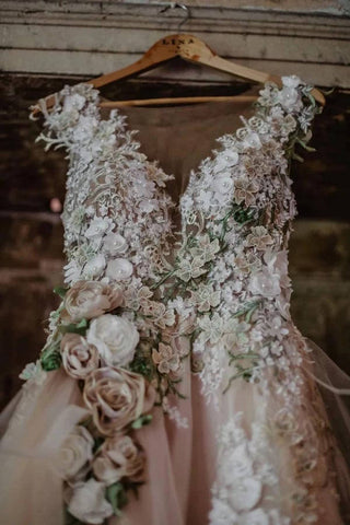 Elegant Tulle A-line V-neck Floral Lace Wedding Dresses, Bridal Gown