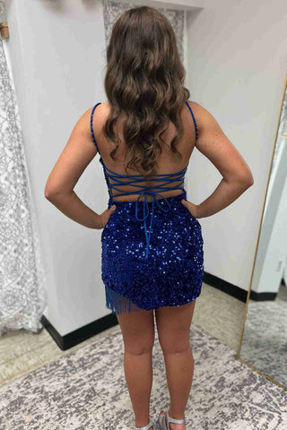 Figurbetontes Homecoming-Kleid mit Spaghettiträgern und Pailletten und Quaste