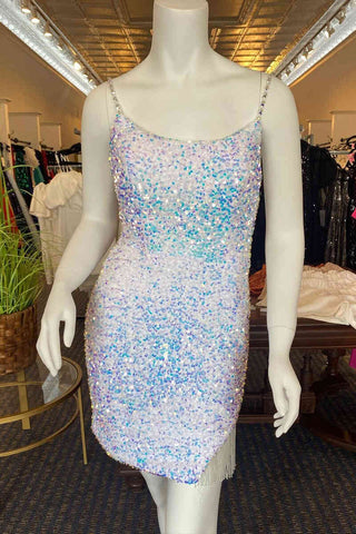 Figurbetontes Homecoming-Kleid mit Spaghettiträgern und Pailletten und Quaste