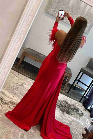 Rotes Abendkleid mit herzförmigem Ausschnitt und abnehmbaren Ärmeln
