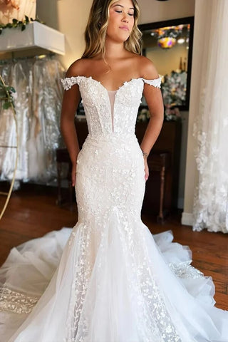Gorgeous Ivory Tulle Mermaid V-neck Lace Appliqued Wedding Dresses