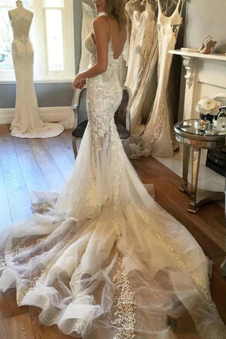 Gorgeous Tulle Mermaid V-neck Wedding Dresses With Lace Appliques