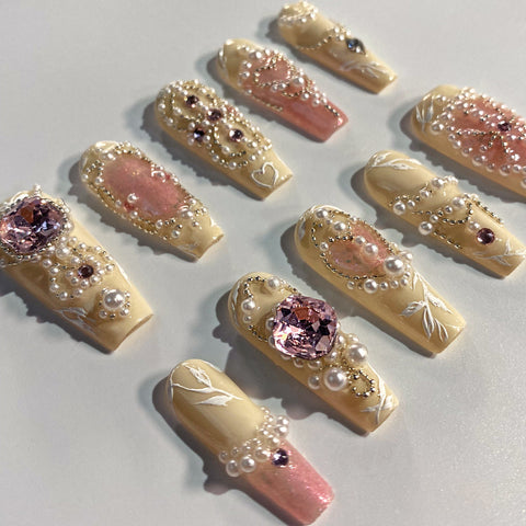 Luxury White Powder Square NailsCarefully designed pure handmade press-on gel nails