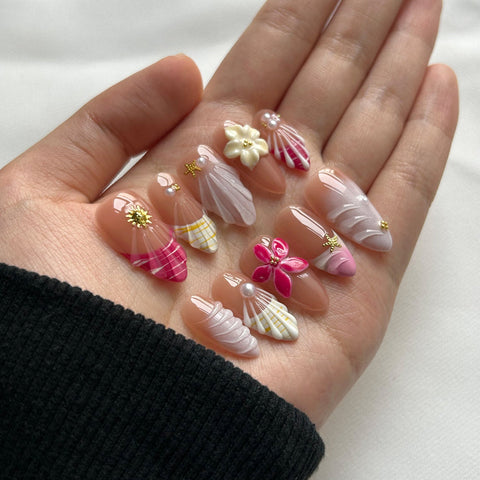 3D Shell Five Petal FlowerCarefully designed pure handmade press-on gel nails