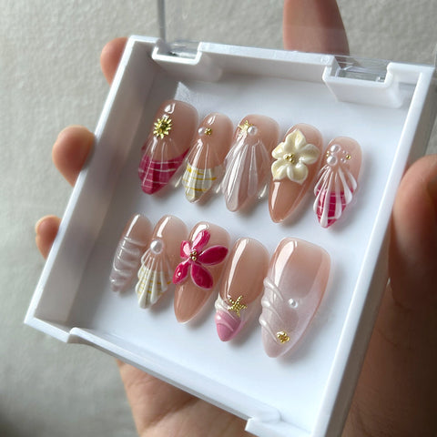 3D Shell Five Petal FlowerCarefully designed pure handmade press-on gel nails
