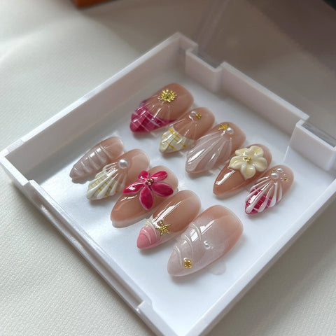 3D Shell Five Petal FlowerCarefully designed pure handmade press-on gel nails