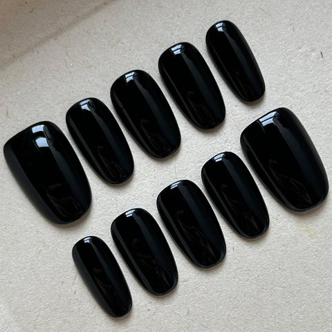 Black Oval NailsCarefully designed pure handmade press-on gel nails