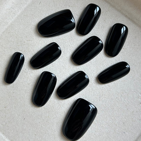 Black Oval NailsCarefully designed pure handmade press-on gel nails