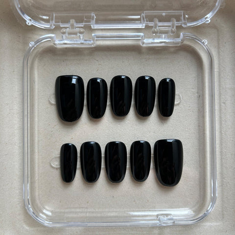 Black Oval NailsCarefully designed pure handmade press-on gel nails