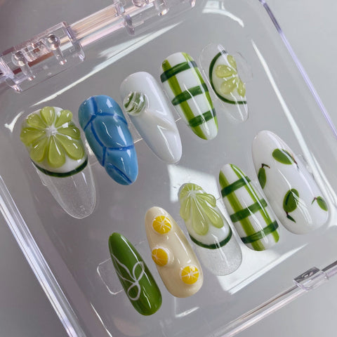 Lime lollipopCarefully designed pure handmade press-on gel nails