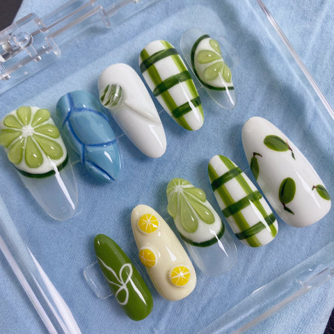 Lime lollipopCarefully designed pure handmade press-on gel nails