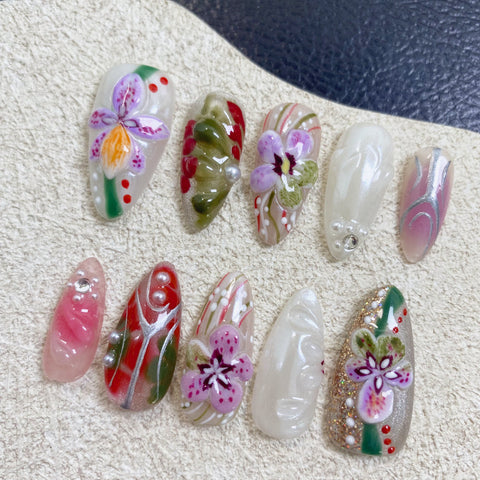 3D FlowerCarefully designed pure handmade press-on gel nails