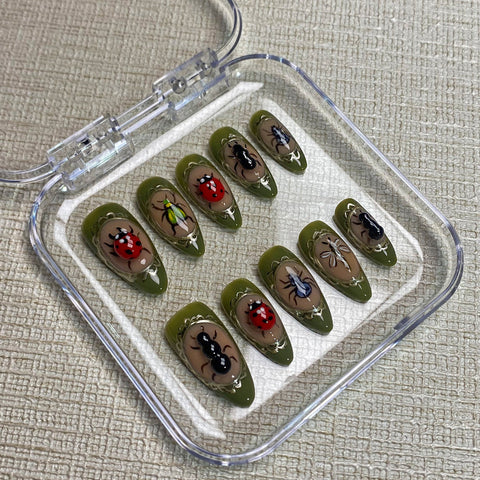 Insect PartyCarefully designed pure handmade press-on gel nails