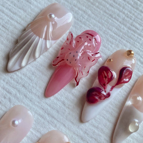 Pink MothCarefully designed pure handmade press-on gel nails