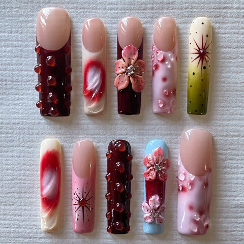 Blooming LilyCarefully designed pure handmade press-on gel nails