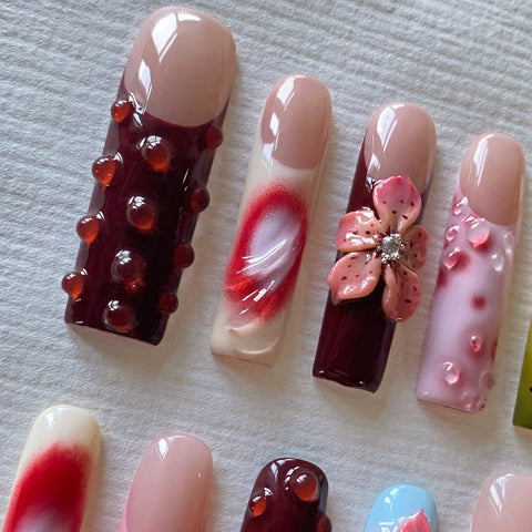 Blooming LilyCarefully designed pure handmade press-on gel nails