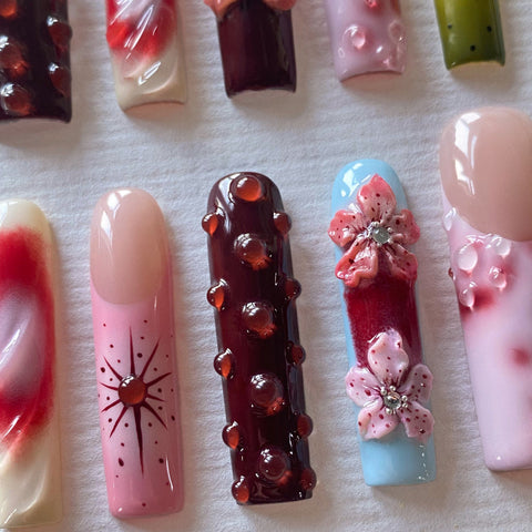 Blooming LilyCarefully designed pure handmade press-on gel nails