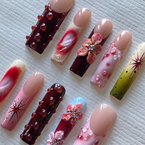 Blooming LilyCarefully designed pure handmade press-on gel nails