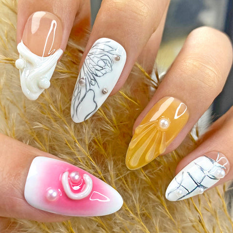 Pearls and ShellsCarefully designed pure handmade press-on gel nails