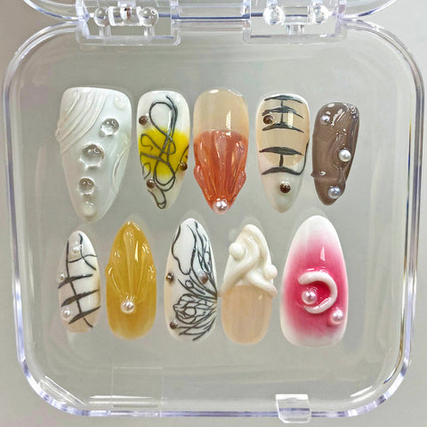 Pearls and ShellsCarefully designed pure handmade press-on gel nails