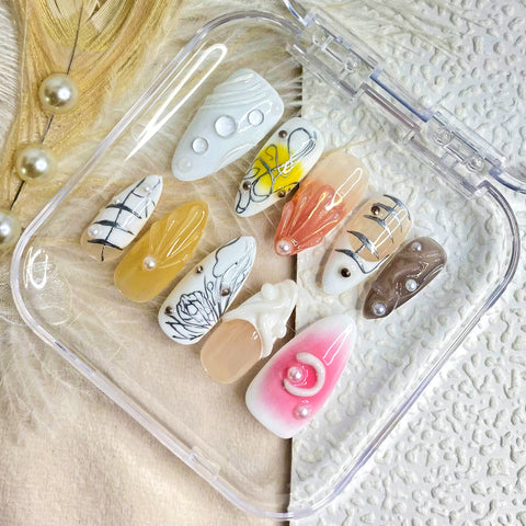 Pearls and ShellsCarefully designed pure handmade press-on gel nails