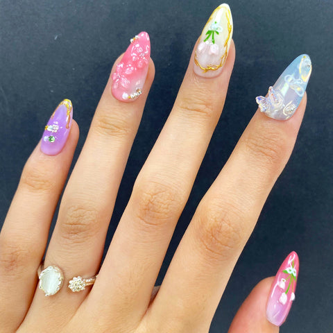 Beautiful Flowers and ButterfliesCarefully designed pure handmade press-on gel nails