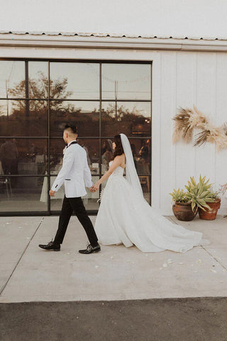 Ivory Ball Gown Strapless Sweetheart Lace Appliques Wedding Dresses
