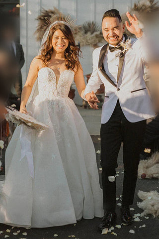 Ivory Ball Gown Strapless Sweetheart Lace Appliques Wedding Dresses