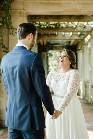 Ivory Chiffon Lace A-line Scoop Plus Size Long Sleeves Wedding Dresses
